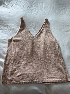 Soft Banana Republic V-Neck Knit Tank Top in burnt orange and white